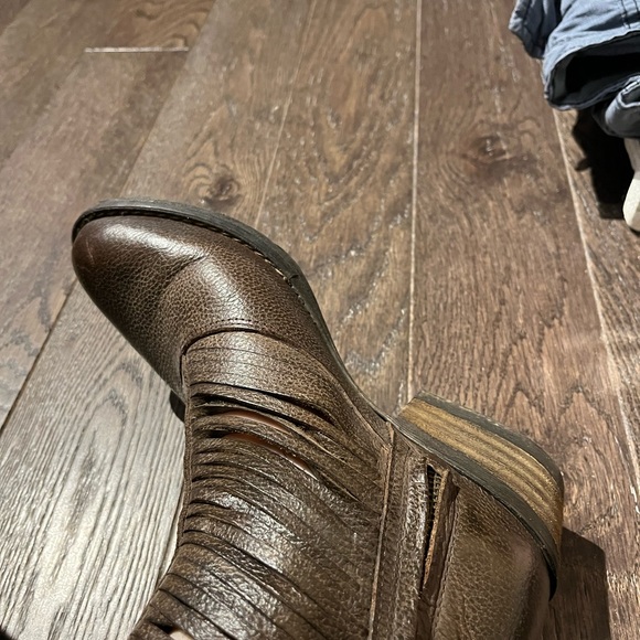 Leather brown booties in like new condition size 7 - Picture 5 of 6